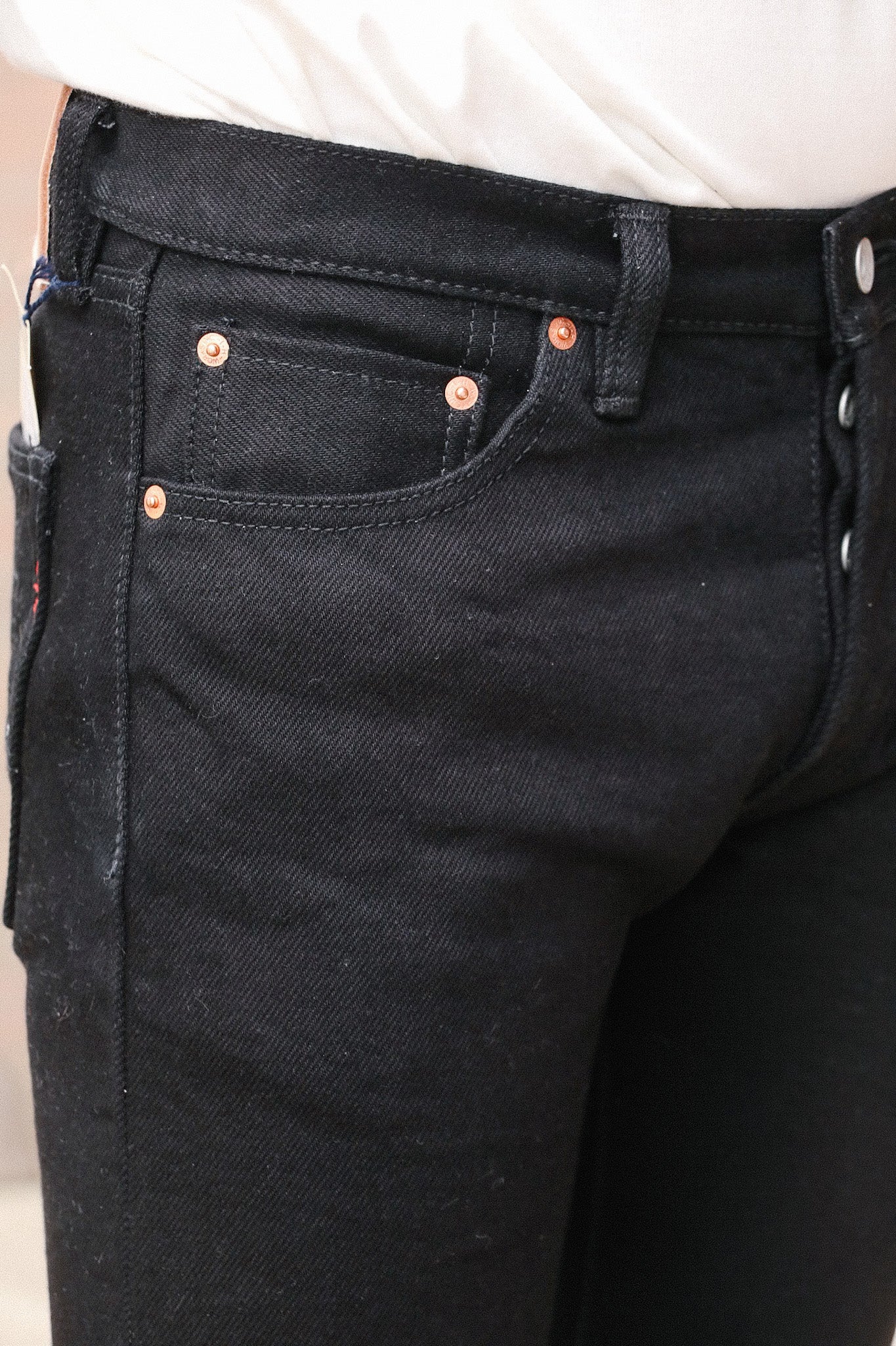 イザベル Maurice LaCroix AIKON Mercury 44mm AI6088SS002-030-1 - YouTube