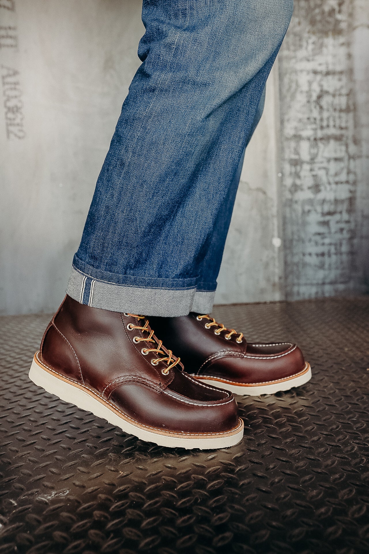 Red Wing Men's 6-Inch Classic Moc 875 Oro Legacy