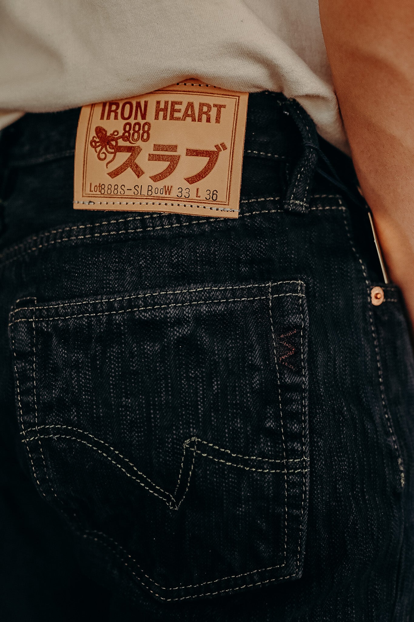 16oz Slubby Selvedge Denim Relaxed Tapered Cut Jeans - Indigo Overdyed Black IH-888S-SLBod