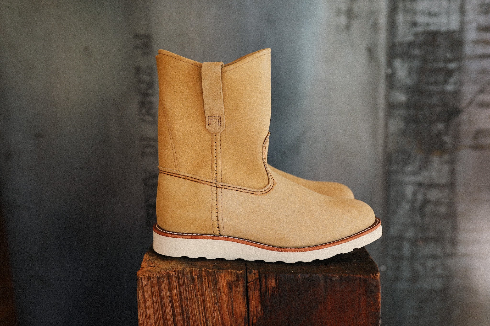 Peco- Hawthorn Abelline Traction Tread (8168) – Iron Shop Provisions