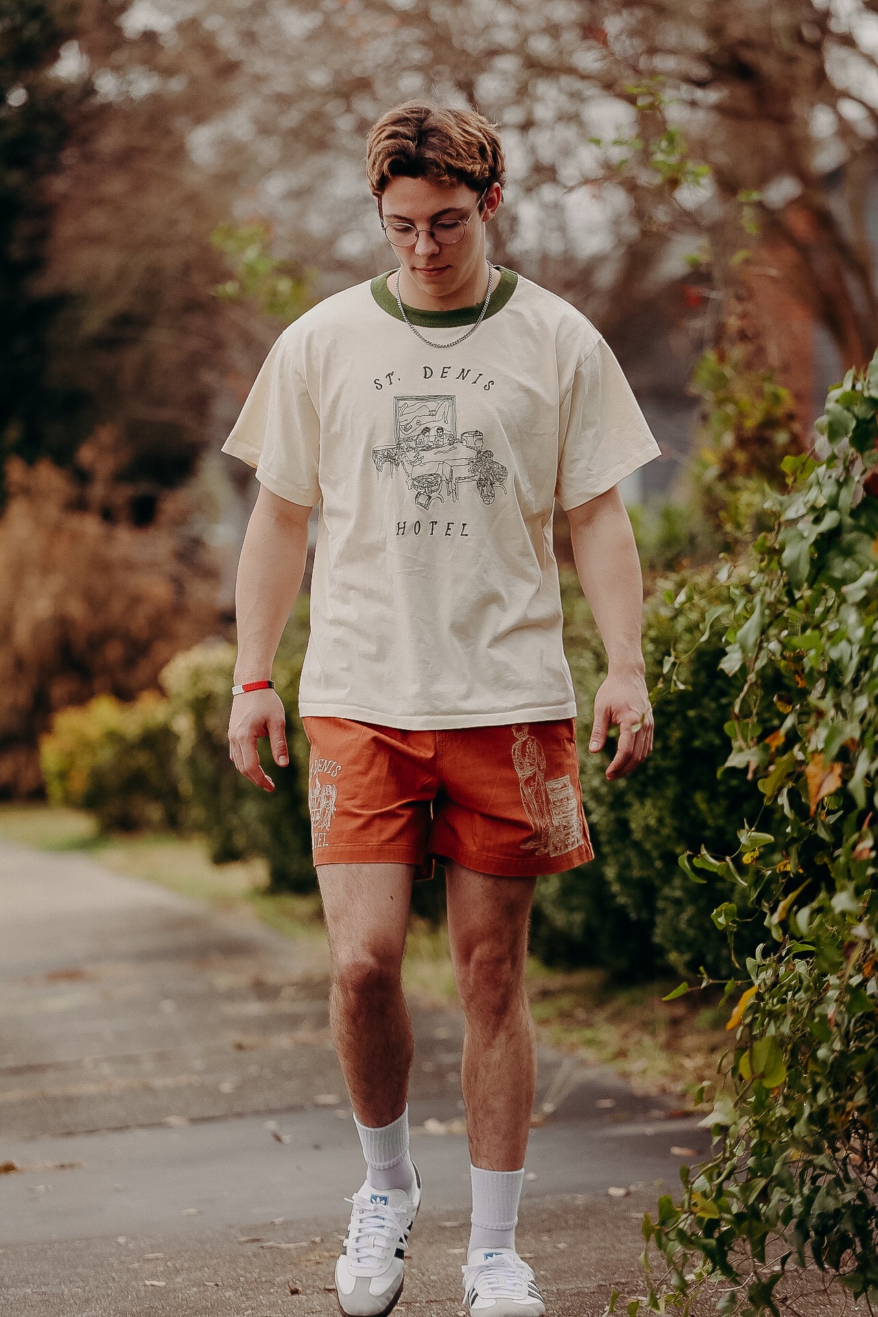 Hotel Tee- Green Ringer