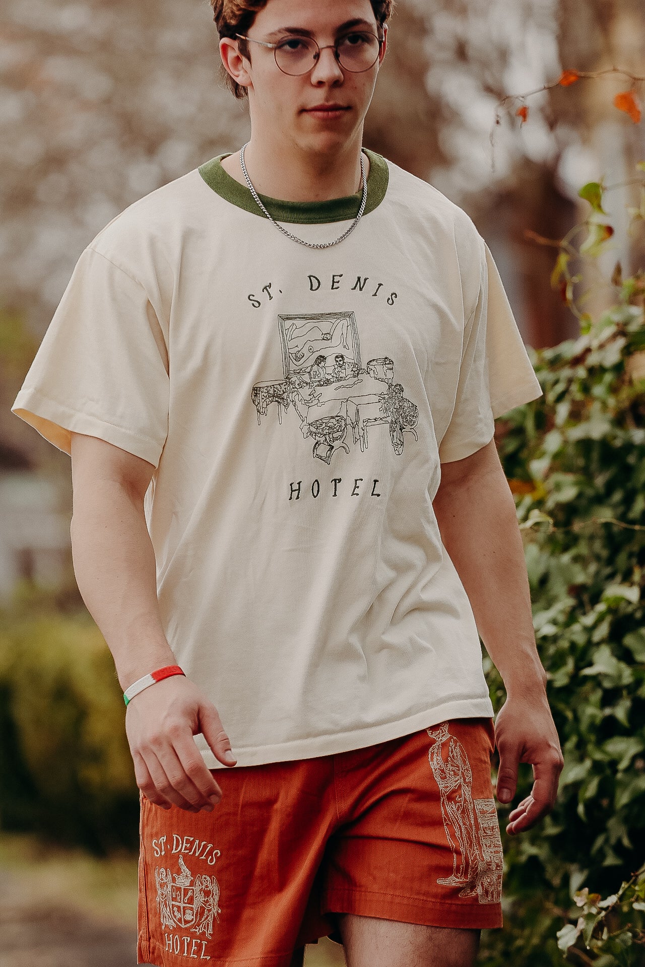 Hotel Tee- Green Ringer