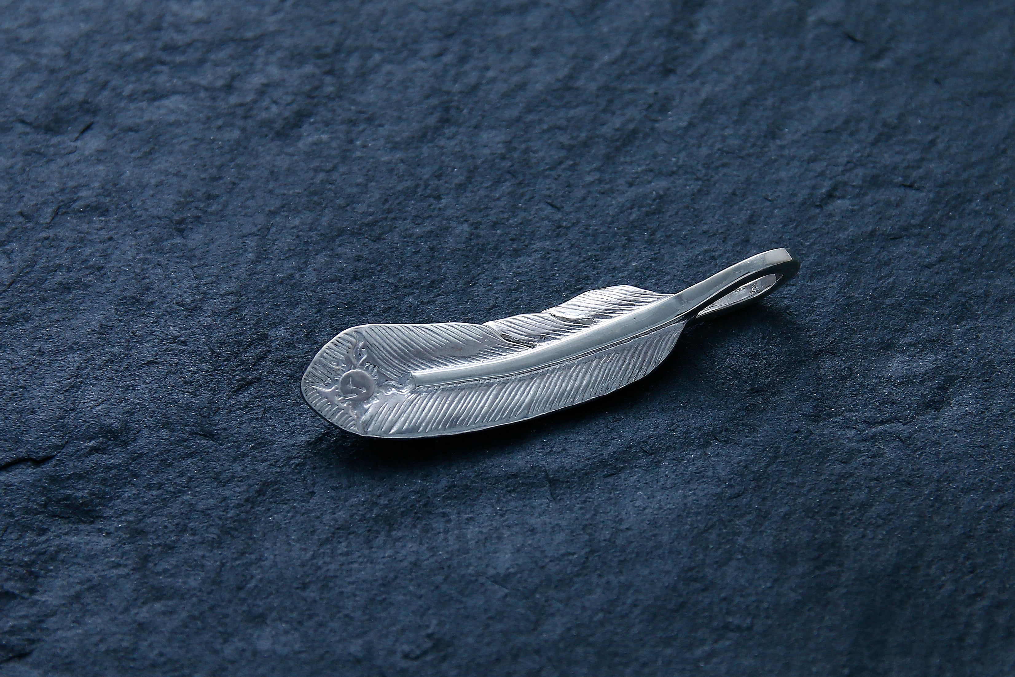 P-005R First Arrow's Feather Pendant with K18- S – Iron Shop