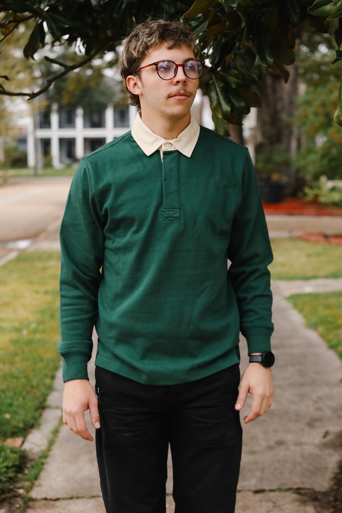 green dress shirt black pants Date outfit idea Would you wear it? #dateoutfit #dateoutfits #dateoutfitideas