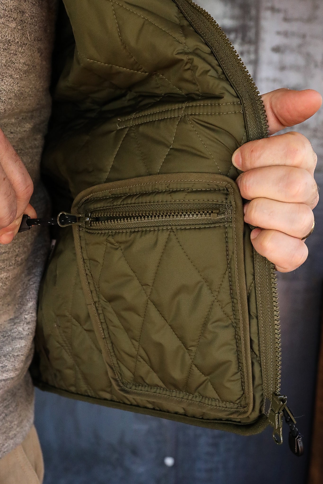 Collarless Lightweight Quilted Jacket - Olive