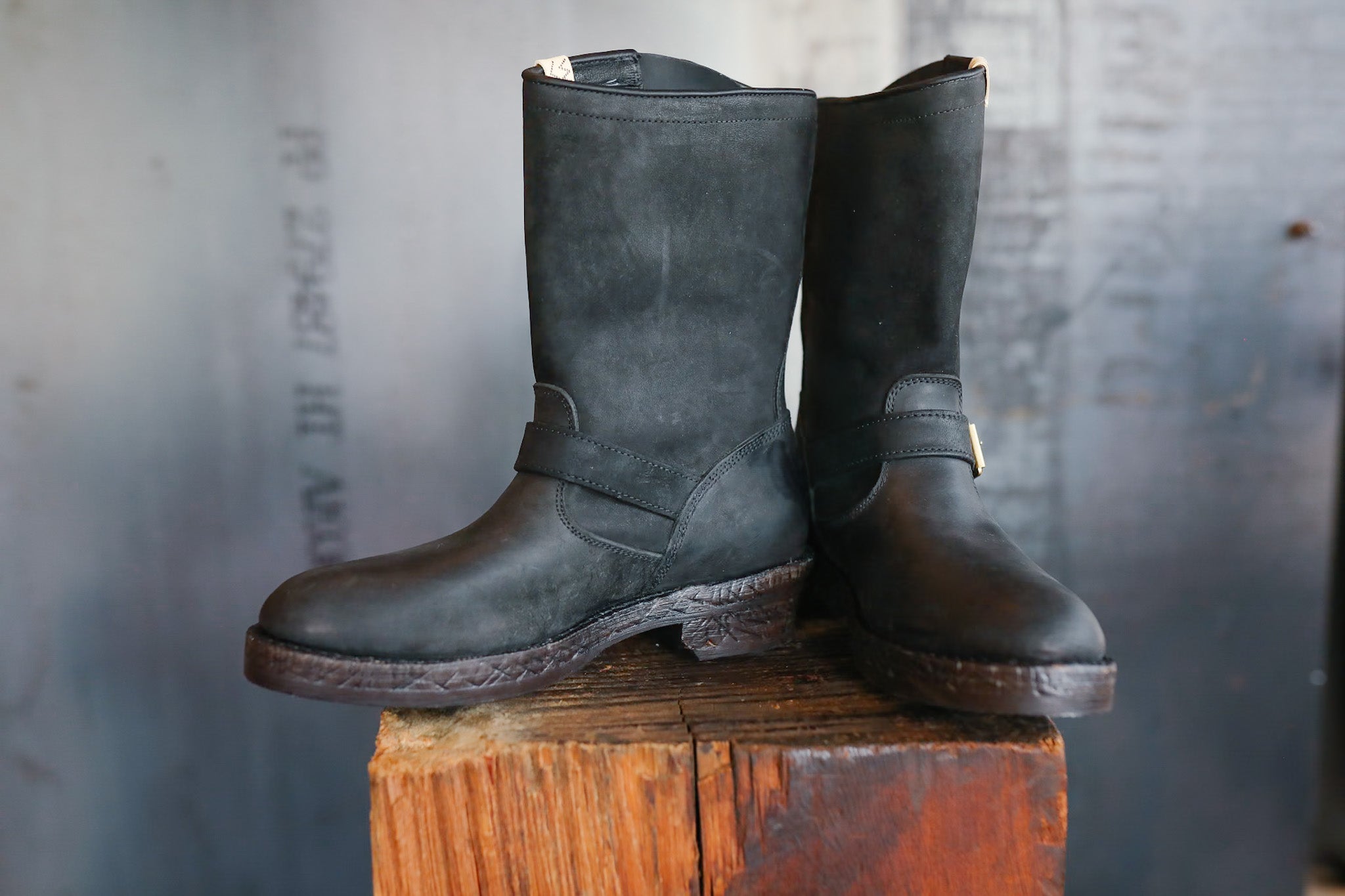 Vintage Textured Black Men\'s Boots vintage black men main image 2