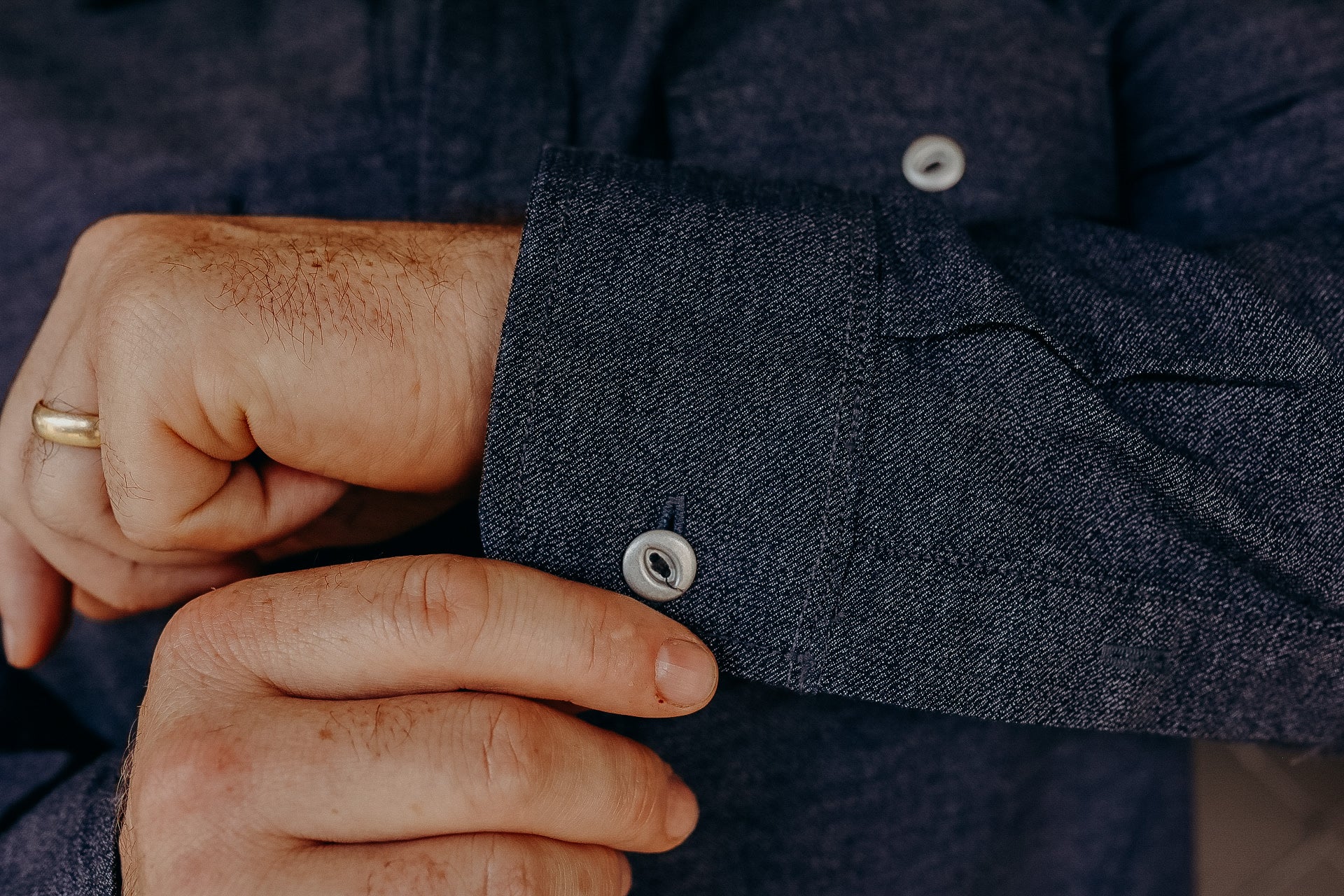 scout- NAVY chambray LS NEW