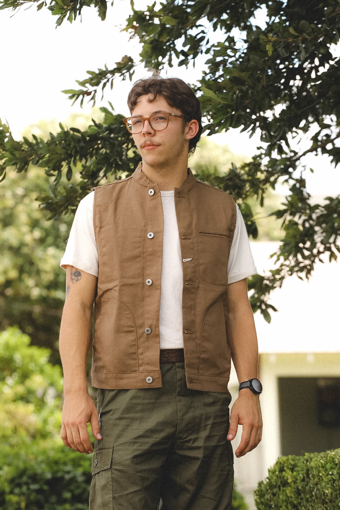 Rogue Territory Supply Vest Dry Wax Canvas- Brown