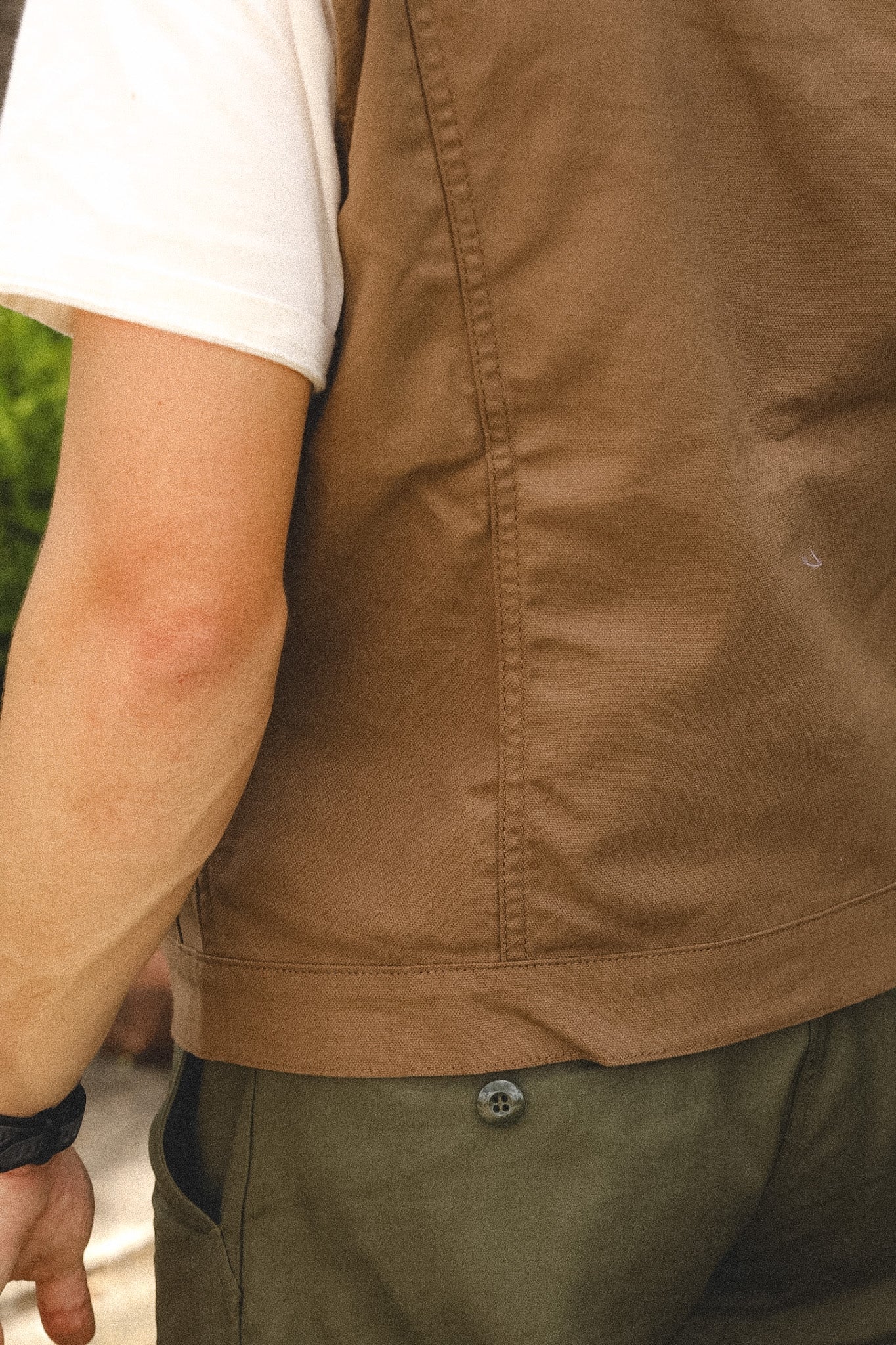 Rogue Territory Supply Vest Dry Wax Canvas- Brown