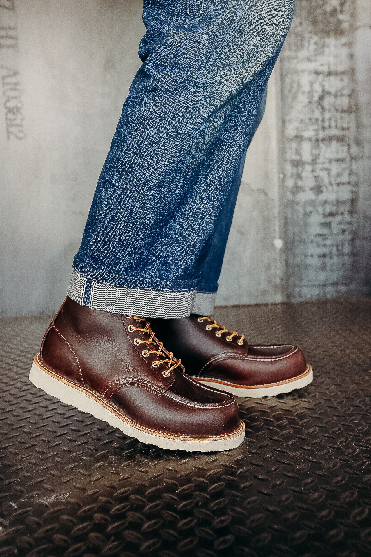 CLASSIC MOC MEN&#39;S 6-INCH BOOT -BLACK CHERRY EXCALIBUR LEATHER