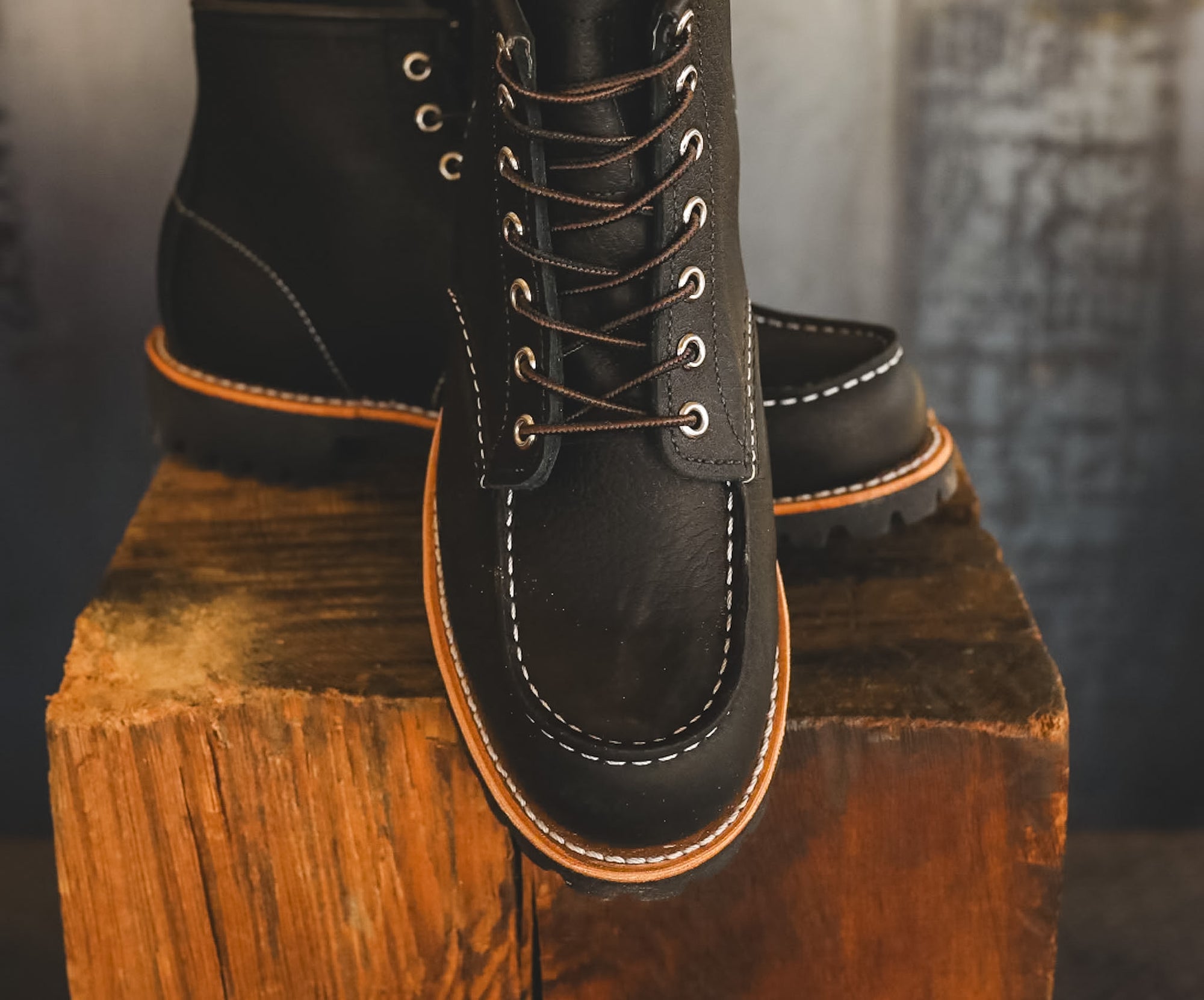 2949 Red Wing 6-Inch Roughneck Moc Toe- Black Oil Slick Leather
