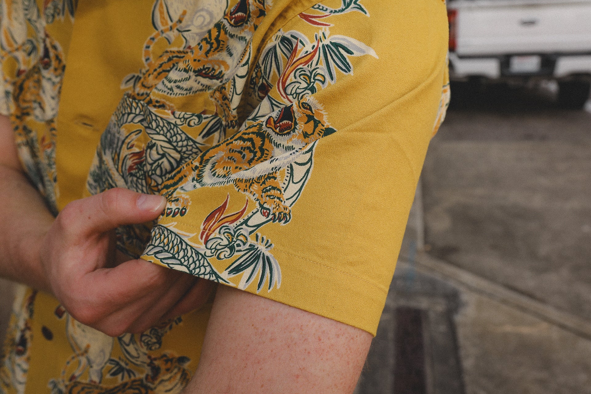 Tornado Pig Aloha Shirt- Yellow (5721)