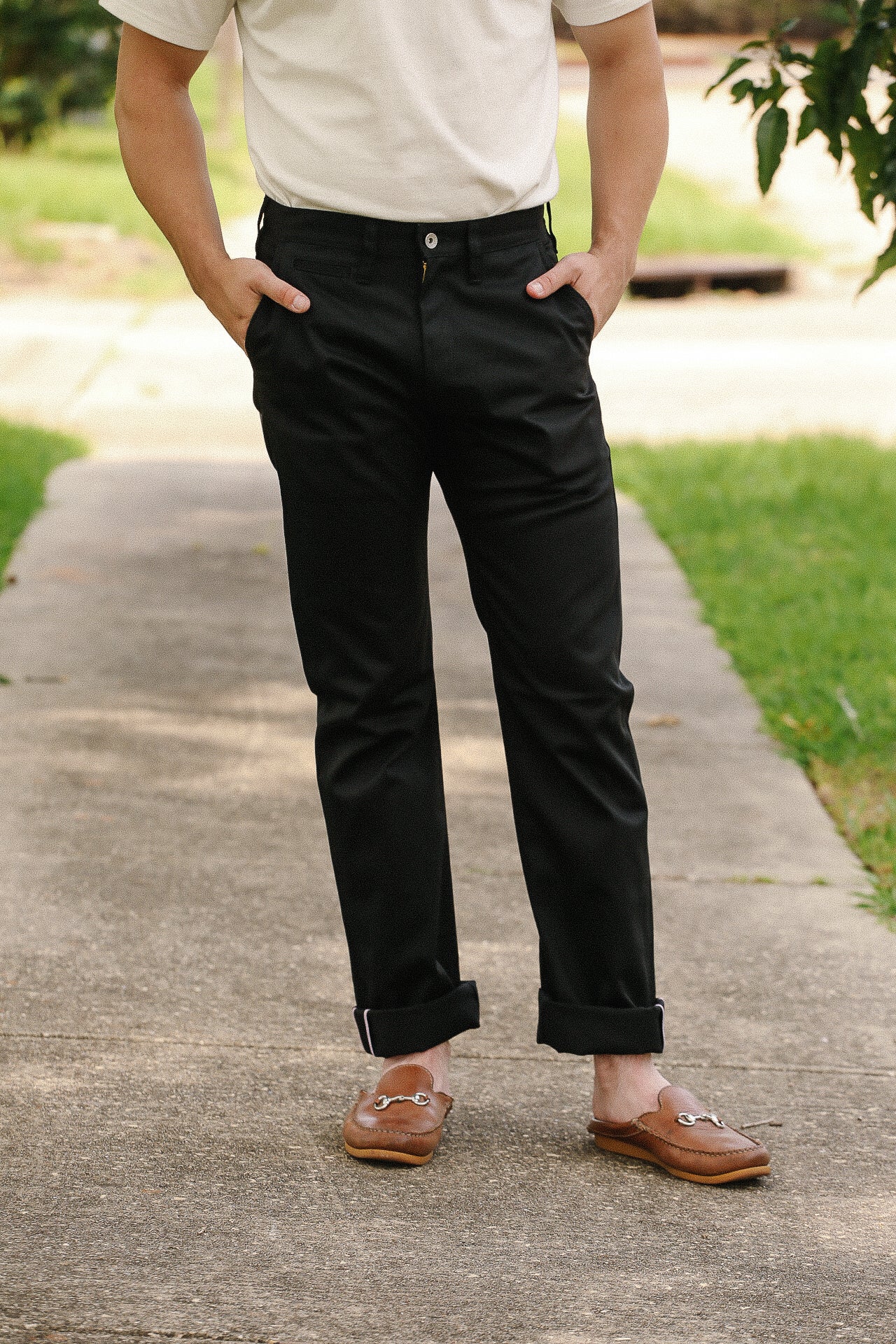 9oz Mercerized Selvedge Cotton Relaxed Tapered Cut Chinos - Black IH-727-BLK