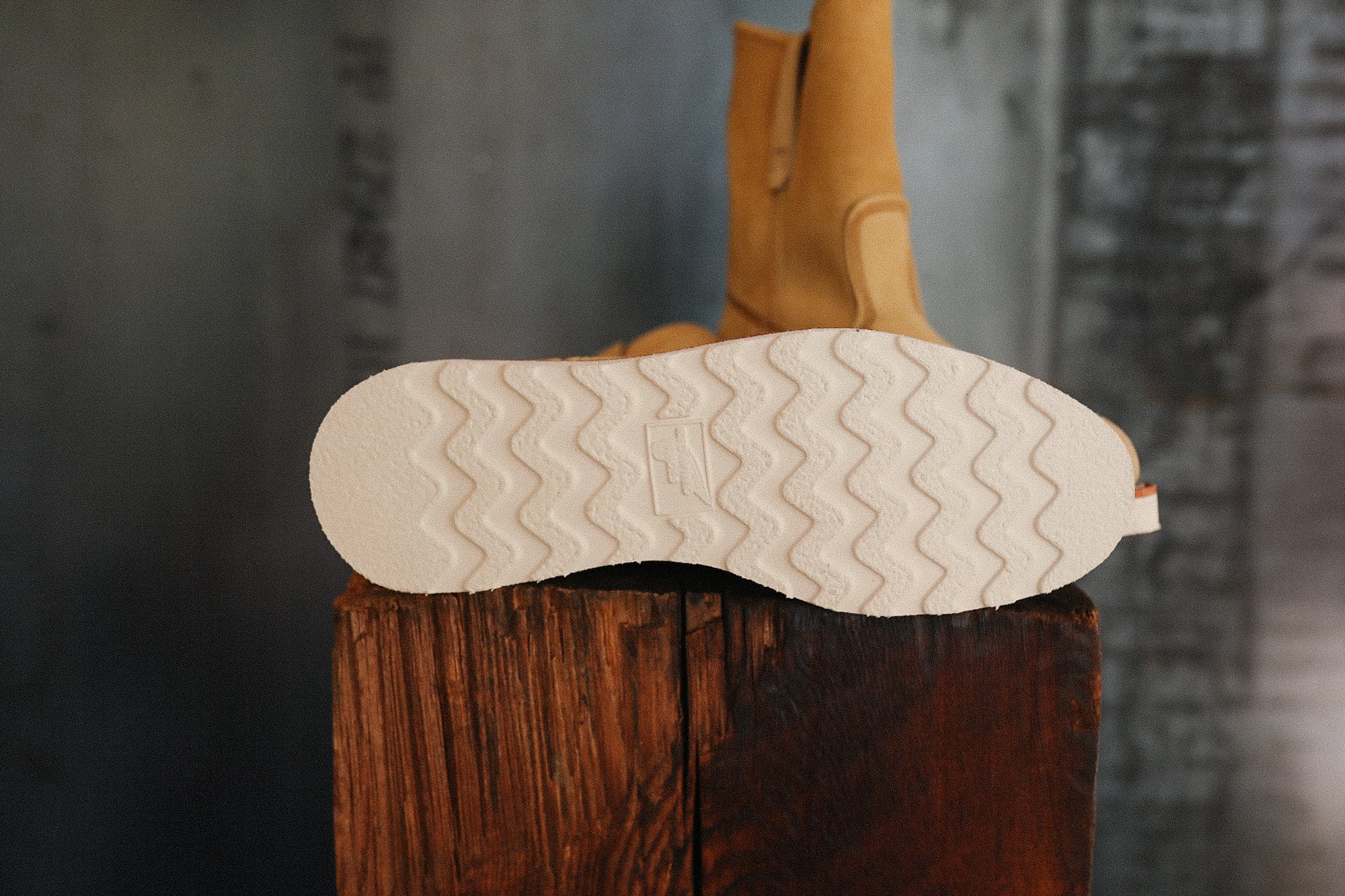 Peco- Hawthorn Abelline Traction Tread (8168)