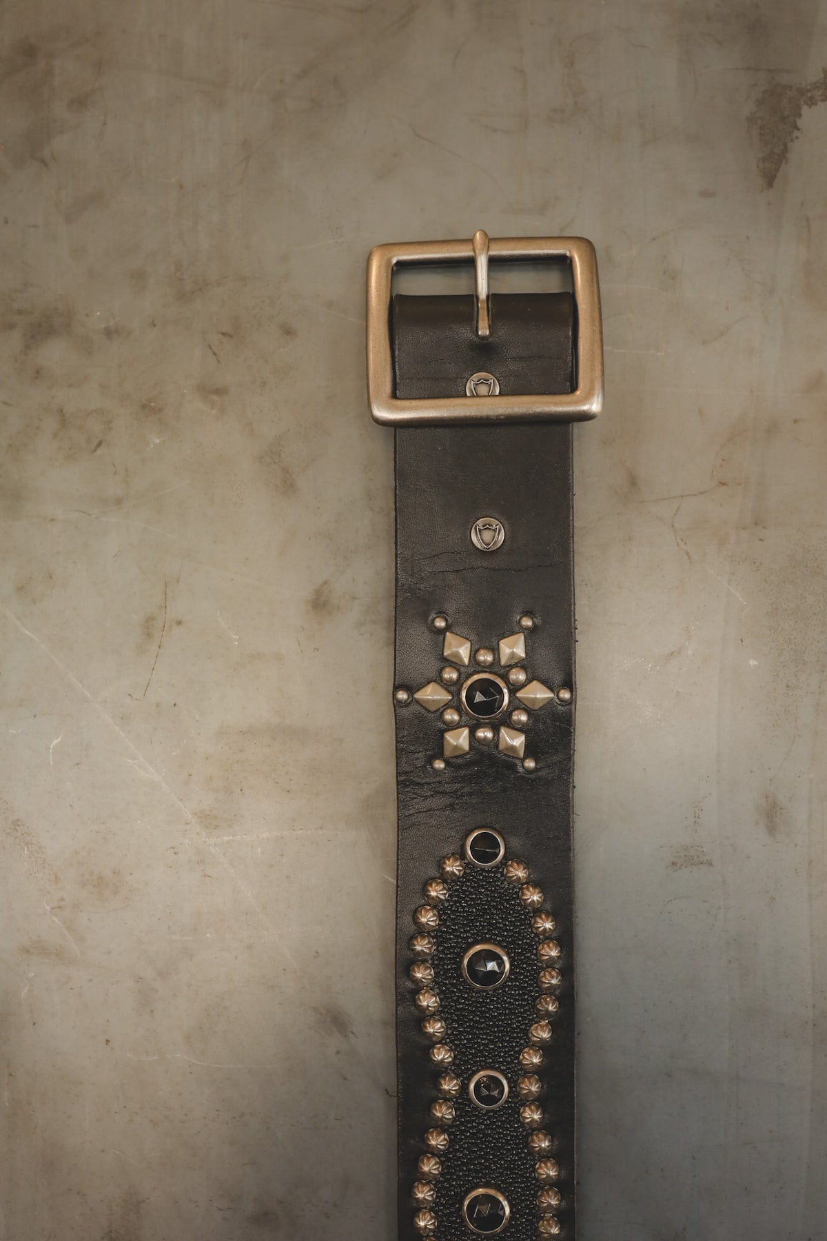 Hollywood Trading Co. Studded Stingray Peanut Belt- Black/Black