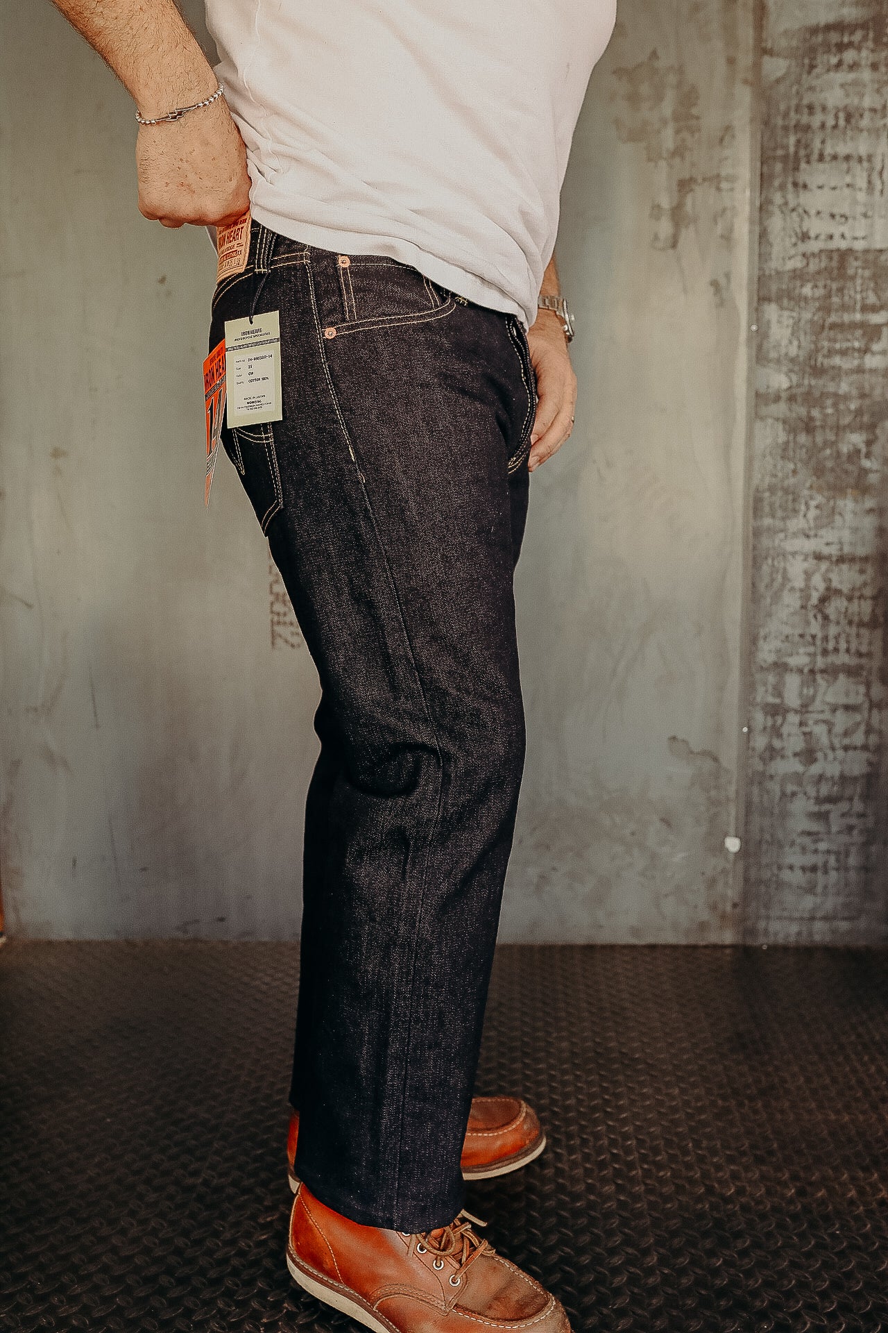 14oz 666 Broken Twill Selvedge Denim Slim Straight Cut Jeans - Indigo
